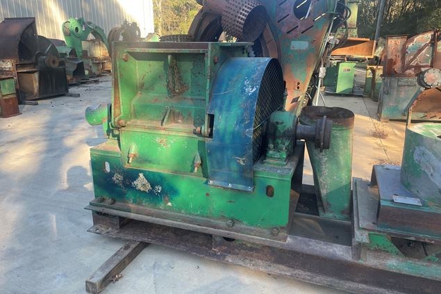 Montgomery Industries 26 Hogs and Wood Grinders